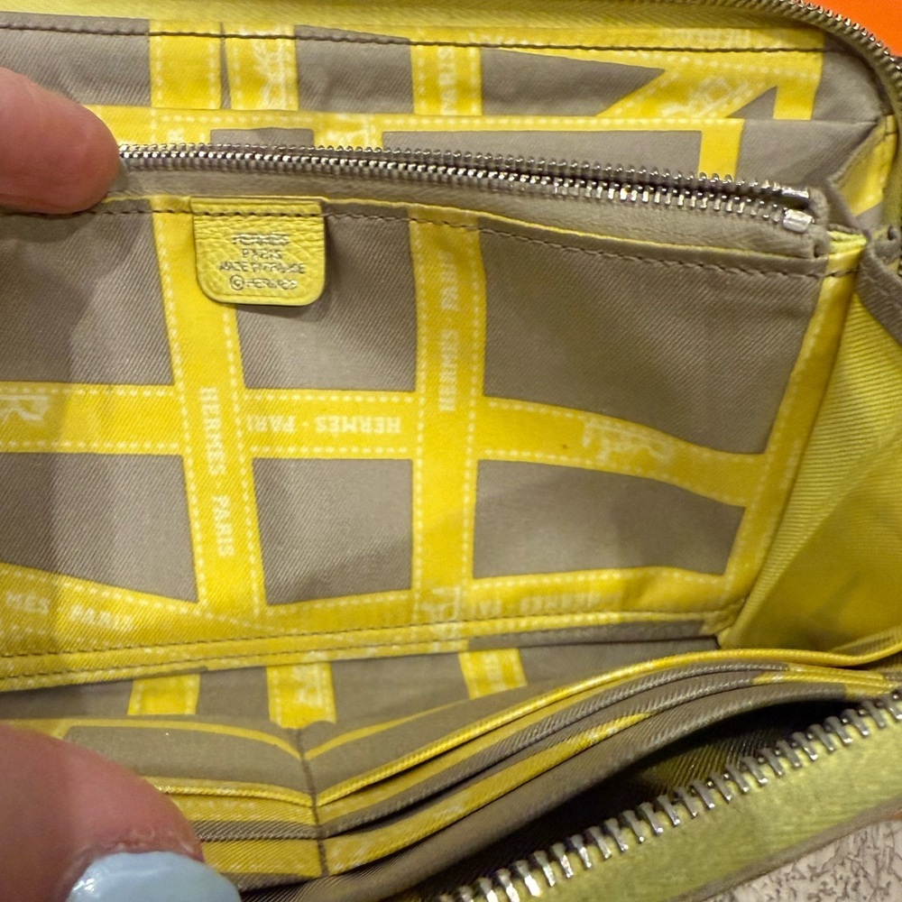 Hermes Silk-in, Azap Zipped Wallet EUC - Picture 8 of 9